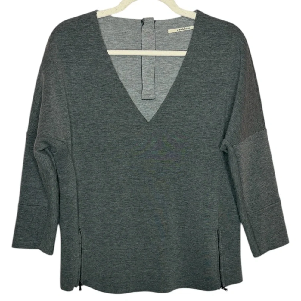 J Brand Gray Raw Hem V Neck Sweater 3/4 Sleeves. Size M